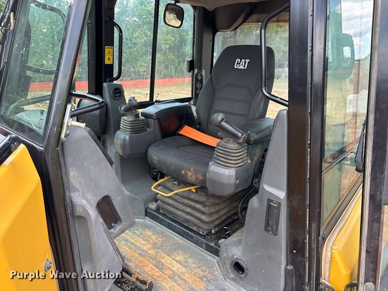 image for item ND9772 2023 Caterpillar D4 LGP dozer