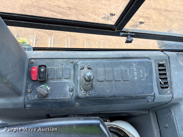 image for item ND9772 2023 Caterpillar D4 LGP dozer