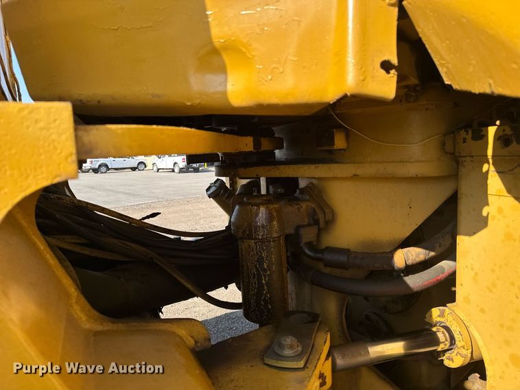 image for item NE9817 1993 Caterpillar 966F Series II wheel loader