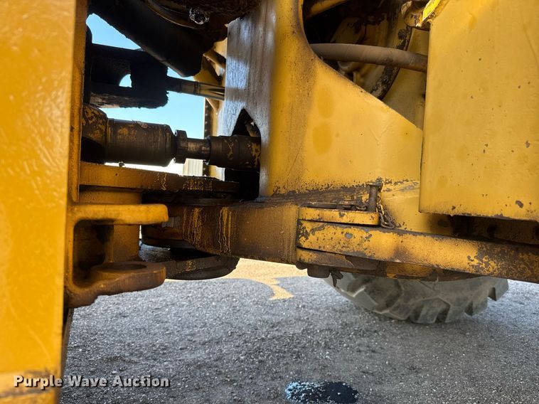 image for item NE9817 1993 Caterpillar 966F Series II wheel loader