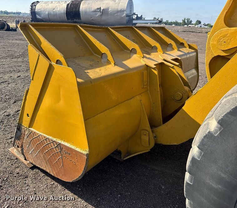 image for item NE9817 1993 Caterpillar 966F Series II wheel loader