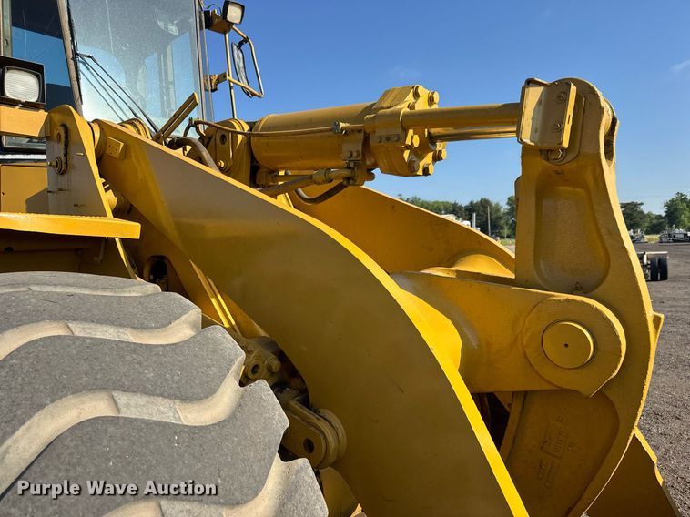 image for item NE9817 1993 Caterpillar 966F Series II wheel loader