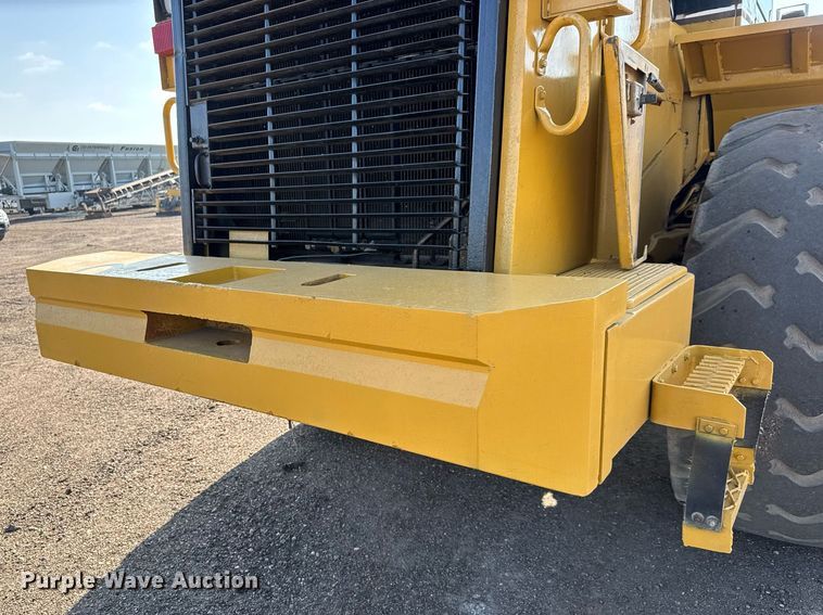 image for item NE9817 1993 Caterpillar 966F Series II wheel loader