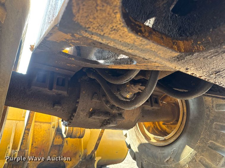 image for item NE9817 1993 Caterpillar 966F Series II wheel loader