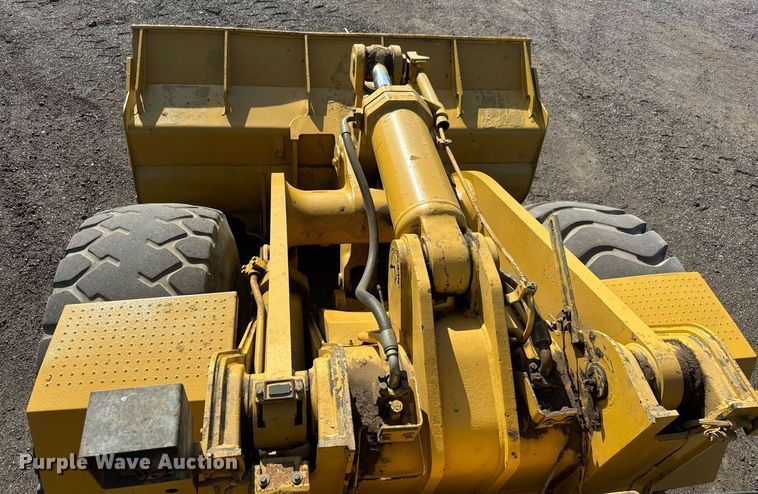 image for item NE9817 1993 Caterpillar 966F Series II wheel loader