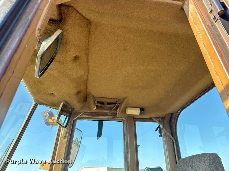 image for item NE9817 1993 Caterpillar 966F Series II wheel loader