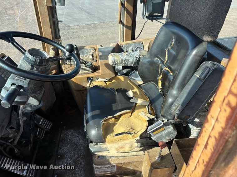 image for item NE9817 1993 Caterpillar 966F Series II wheel loader