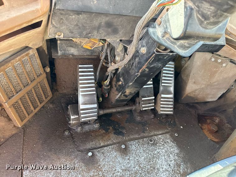 image for item NE9817 1993 Caterpillar 966F Series II wheel loader