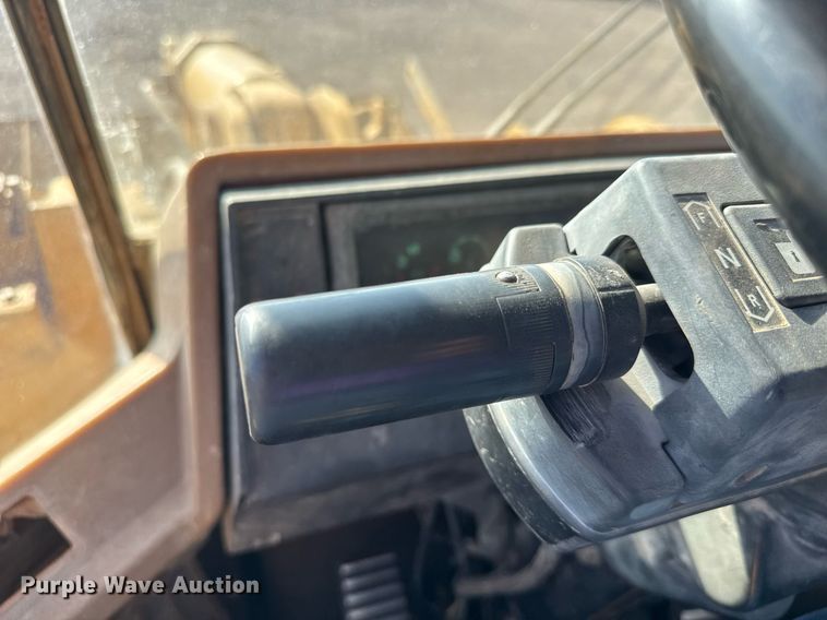 image for item NE9817 1993 Caterpillar 966F Series II wheel loader