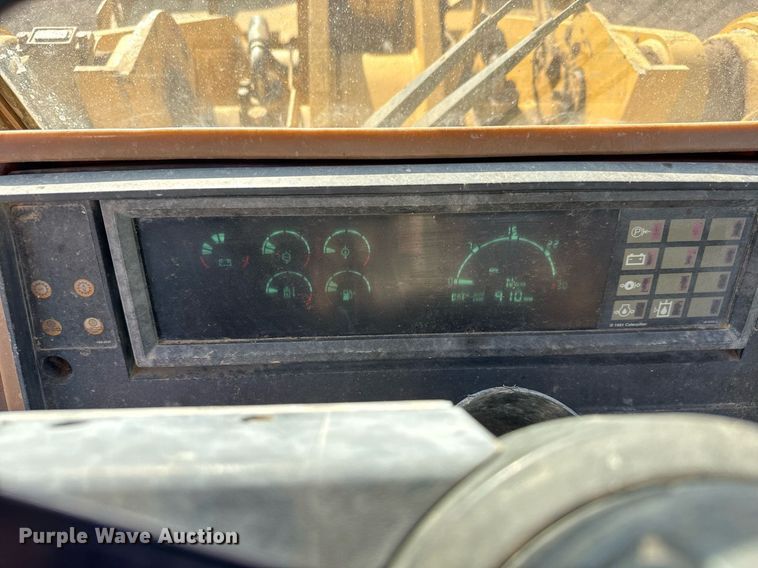 image for item NE9817 1993 Caterpillar 966F Series II wheel loader