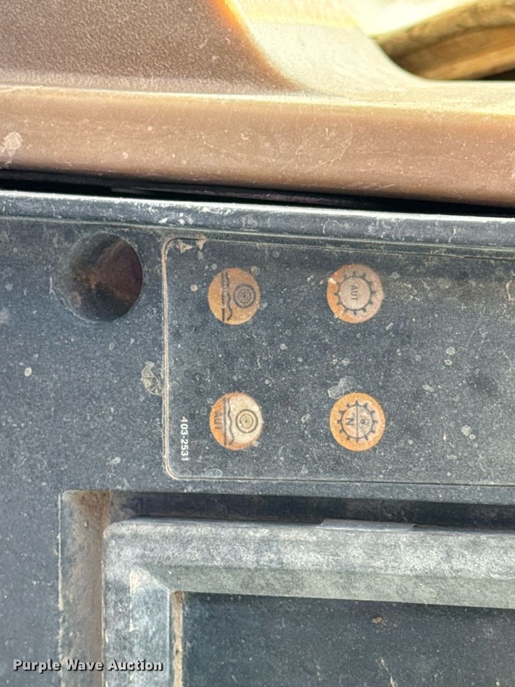 image for item NE9817 1993 Caterpillar 966F Series II wheel loader