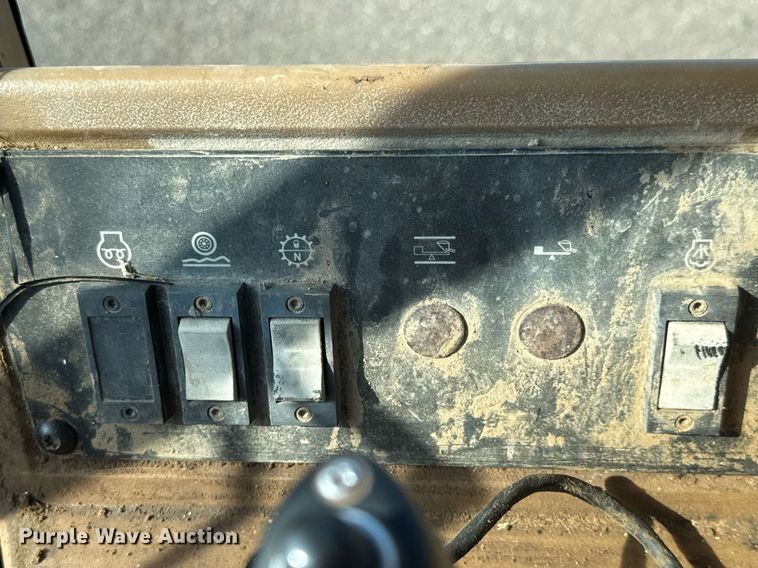 image for item NE9817 1993 Caterpillar 966F Series II wheel loader