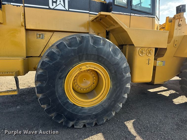 image for item NE9817 1993 Caterpillar 966F Series II wheel loader