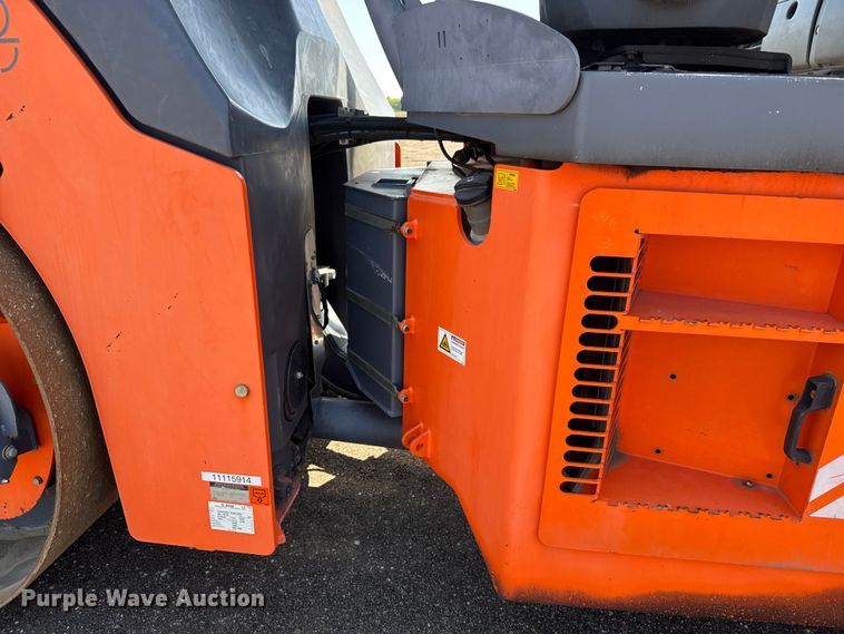 image for item NE9821 2012 Hamm HD+120VO double drum vibratory roller