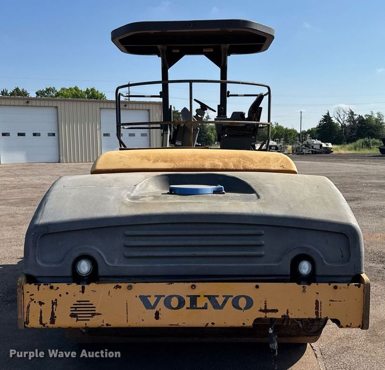 image for item NE9826 2011 Volvo DD118HF double drum vibratory roller