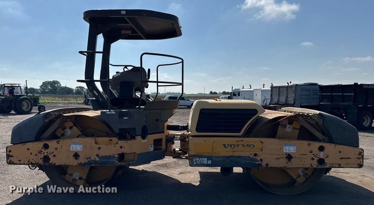 image for item NE9826 2011 Volvo DD118HF double drum vibratory roller