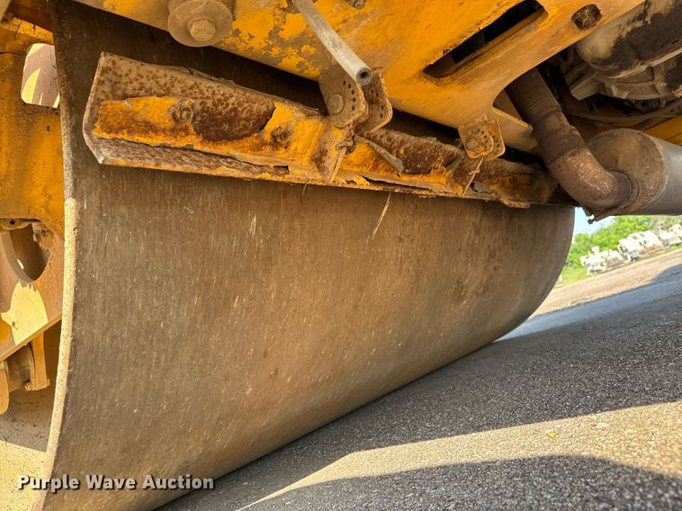 image for item NE9826 2011 Volvo DD118HF double drum vibratory roller