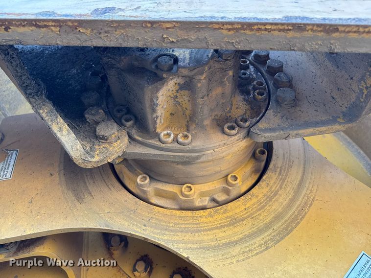 image for item NE9826 2011 Volvo DD118HF double drum vibratory roller