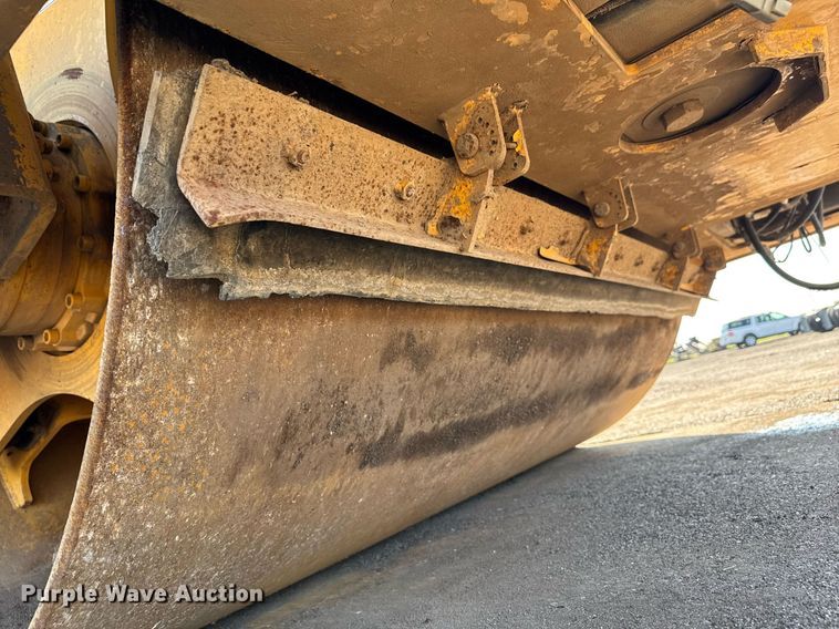 image for item NE9826 2011 Volvo DD118HF double drum vibratory roller