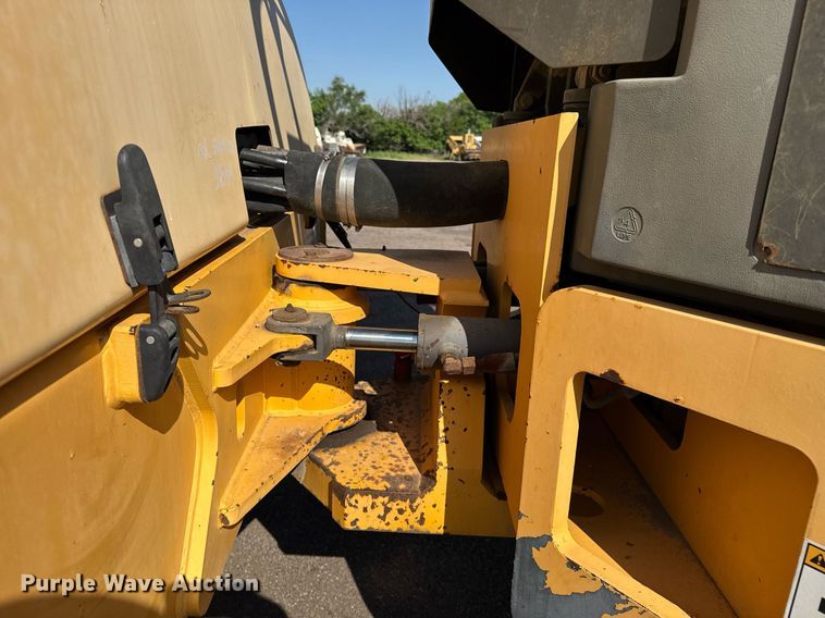 image for item NE9826 2011 Volvo DD118HF double drum vibratory roller