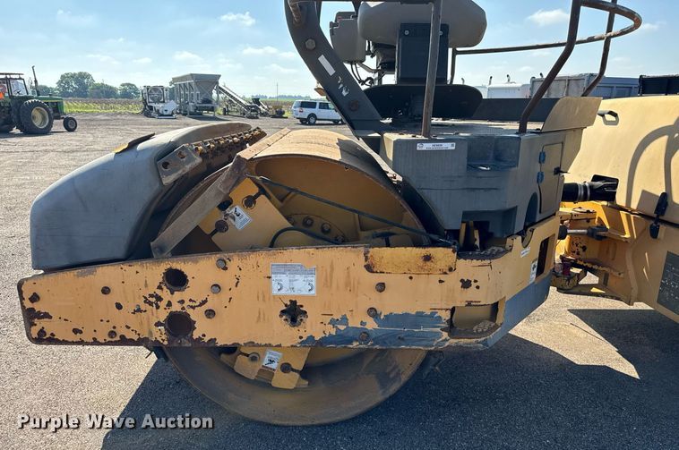 image for item NE9826 2011 Volvo DD118HF double drum vibratory roller