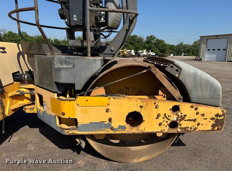 image for item NE9826 2011 Volvo DD118HF double drum vibratory roller