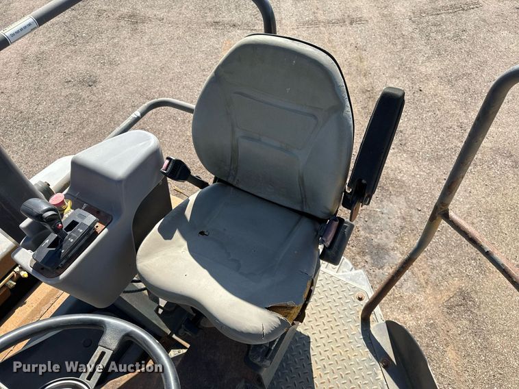 image for item NE9826 2011 Volvo DD118HF double drum vibratory roller