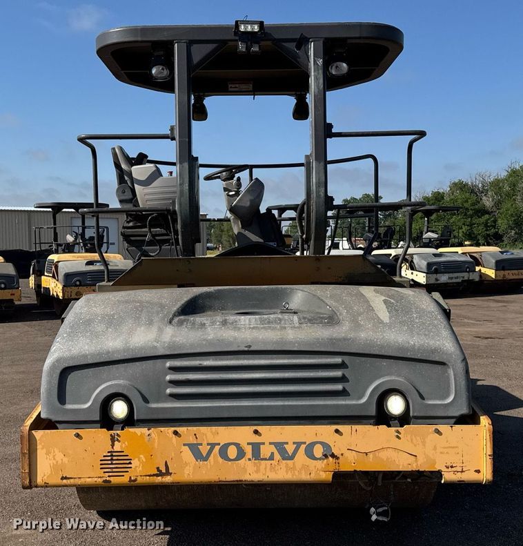 image for item NE9827 2012 Volvo DD138HFA double drum vibratory roller