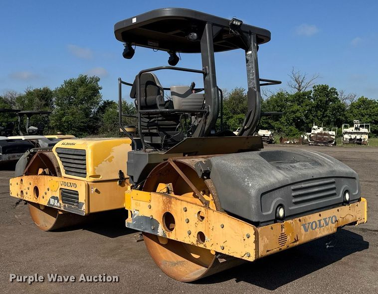 image for item NE9827 2012 Volvo DD138HFA double drum vibratory roller