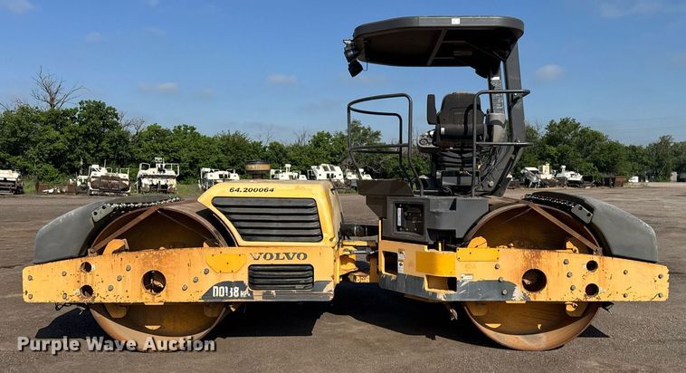 image for item NE9827 2012 Volvo DD138HFA double drum vibratory roller