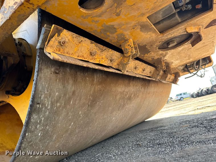 image for item NE9827 2012 Volvo DD138HFA double drum vibratory roller