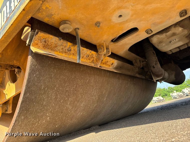 image for item NE9827 2012 Volvo DD138HFA double drum vibratory roller