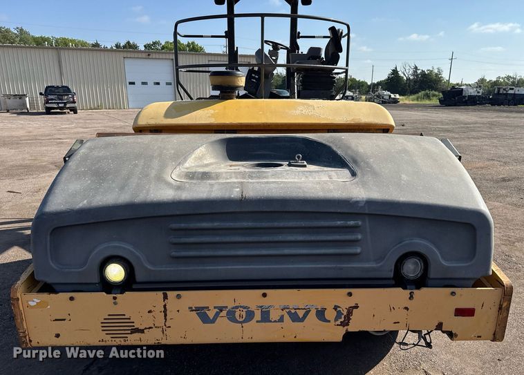 image for item NE9827 2012 Volvo DD138HFA double drum vibratory roller