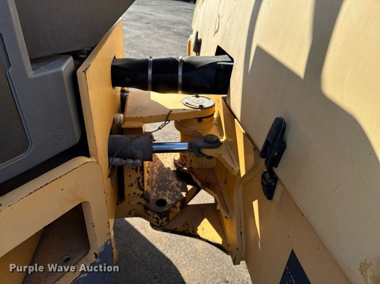 image for item NE9827 2012 Volvo DD138HFA double drum vibratory roller