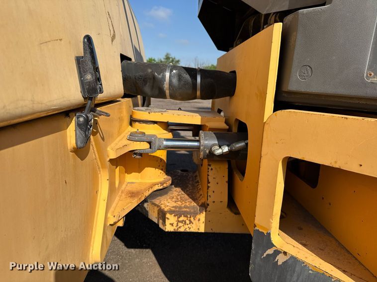 image for item NE9827 2012 Volvo DD138HFA double drum vibratory roller