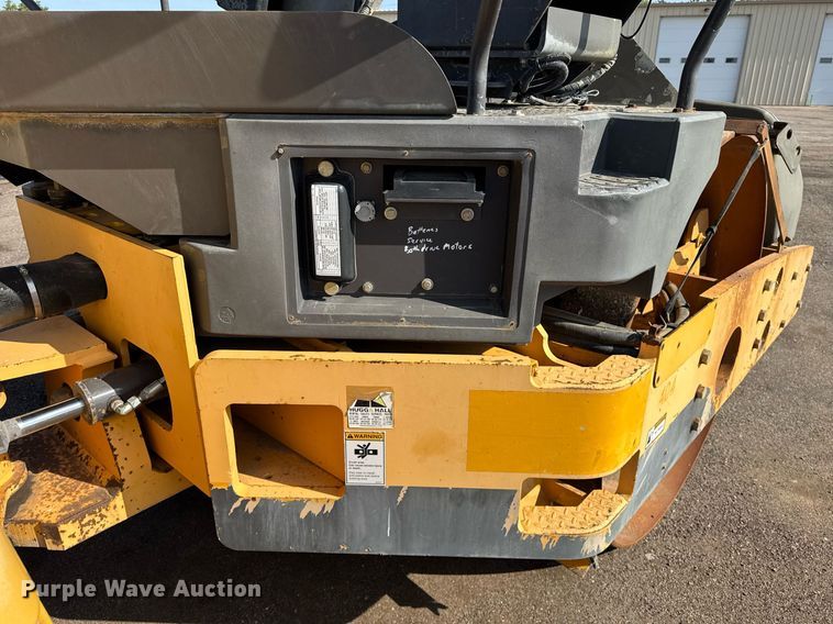 image for item NE9827 2012 Volvo DD138HFA double drum vibratory roller