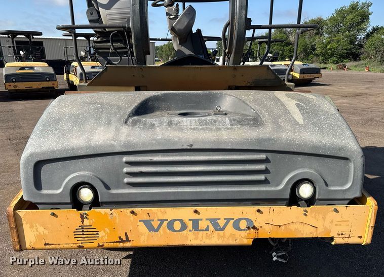image for item NE9827 2012 Volvo DD138HFA double drum vibratory roller