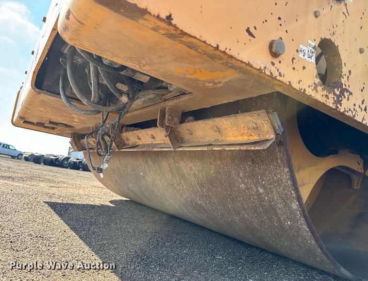 image for item NE9827 2012 Volvo DD138HFA double drum vibratory roller