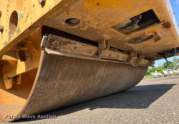 image for item NE9827 2012 Volvo DD138HFA double drum vibratory roller