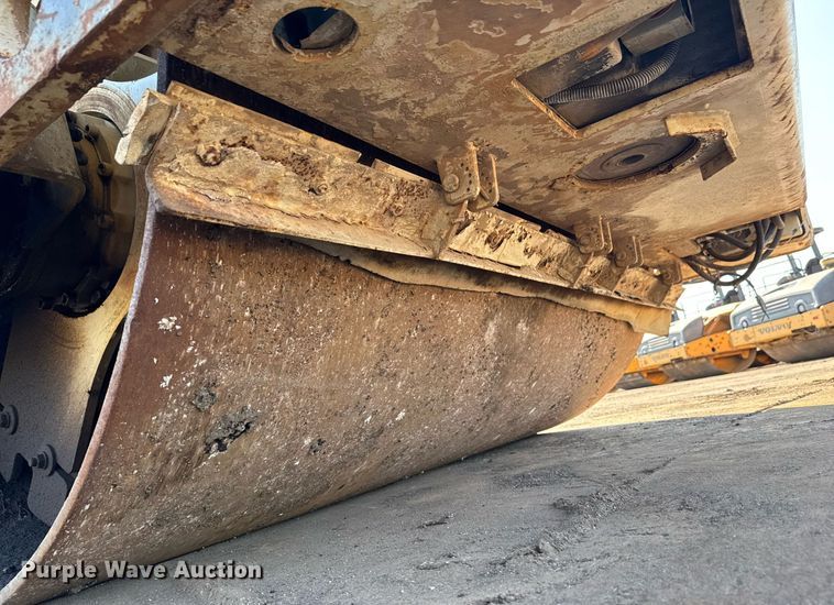 image for item NE9828 2005 Ingersoll Rand DD-138HF double drum vibratory roller