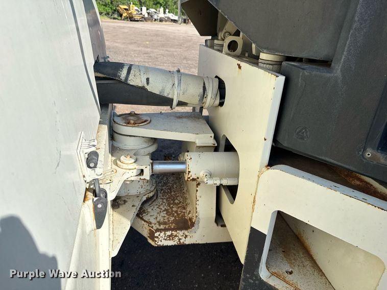 image for item NE9828 2005 Ingersoll Rand DD-138HF double drum vibratory roller