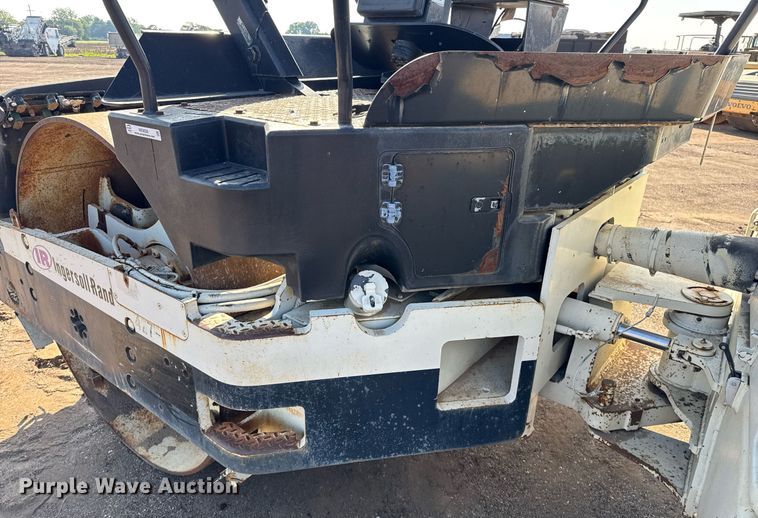 image for item NE9828 2005 Ingersoll Rand DD-138HF double drum vibratory roller