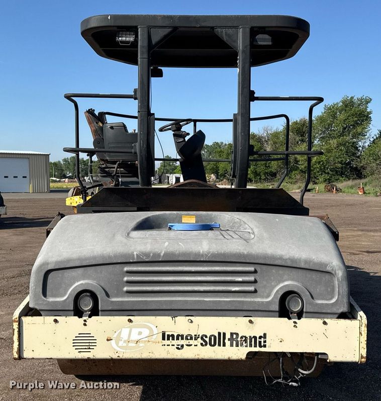 image for item NE9829 2004 Ingersoll-Rand DD-138HFA double drum vibratory roller