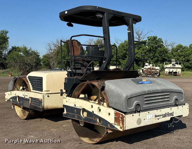 image for item NE9829 2004 Ingersoll-Rand DD-138HFA double drum vibratory roller