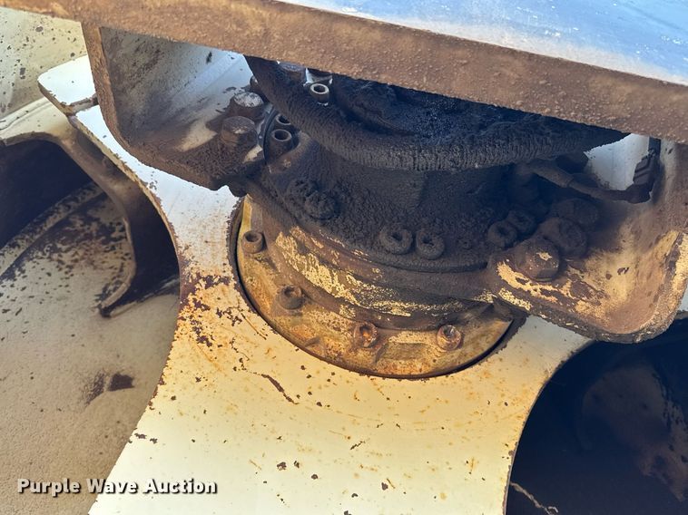 image for item NE9829 2004 Ingersoll-Rand DD-138HFA double drum vibratory roller