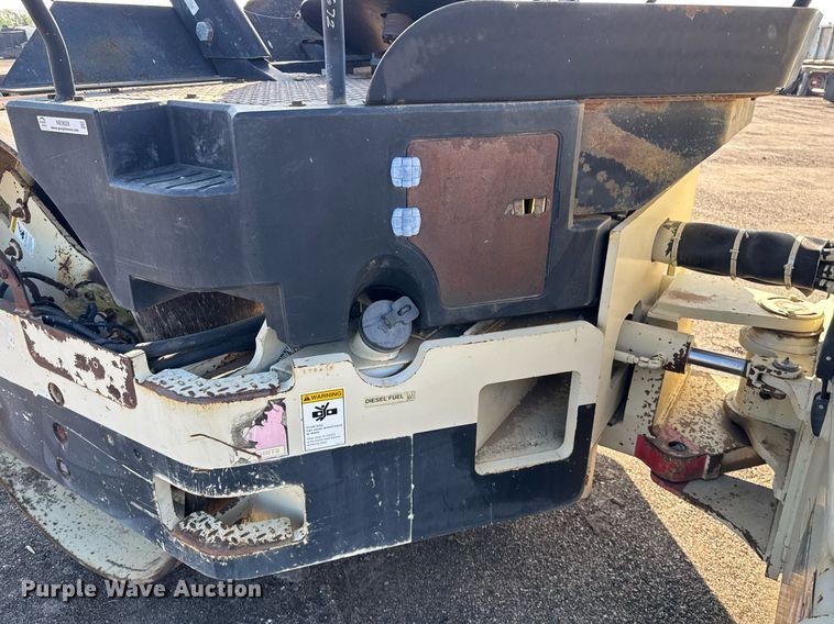 image for item NE9829 2004 Ingersoll-Rand DD-138HFA double drum vibratory roller