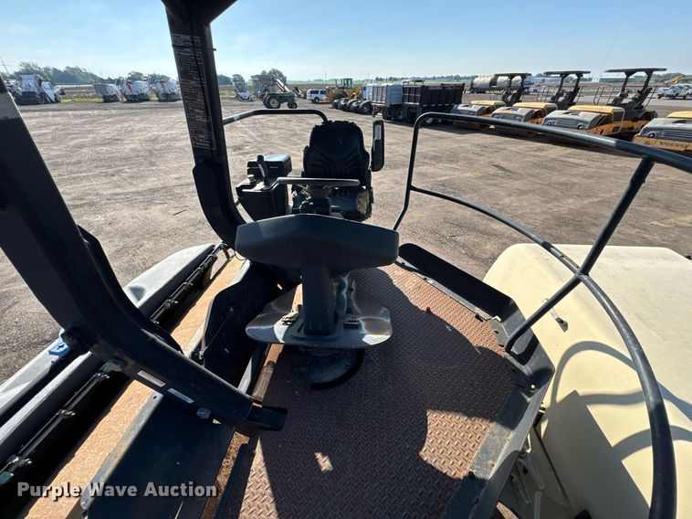 image for item NE9829 2004 Ingersoll-Rand DD-138HFA double drum vibratory roller