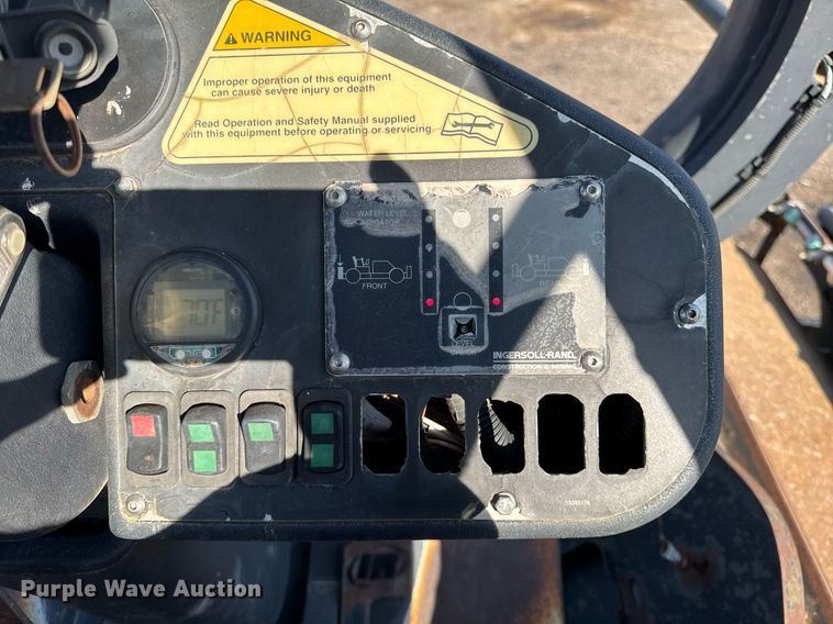 image for item NE9829 2004 Ingersoll-Rand DD-138HFA double drum vibratory roller