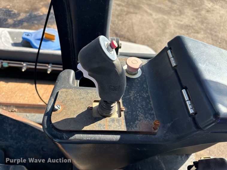 image for item NE9829 2004 Ingersoll-Rand DD-138HFA double drum vibratory roller