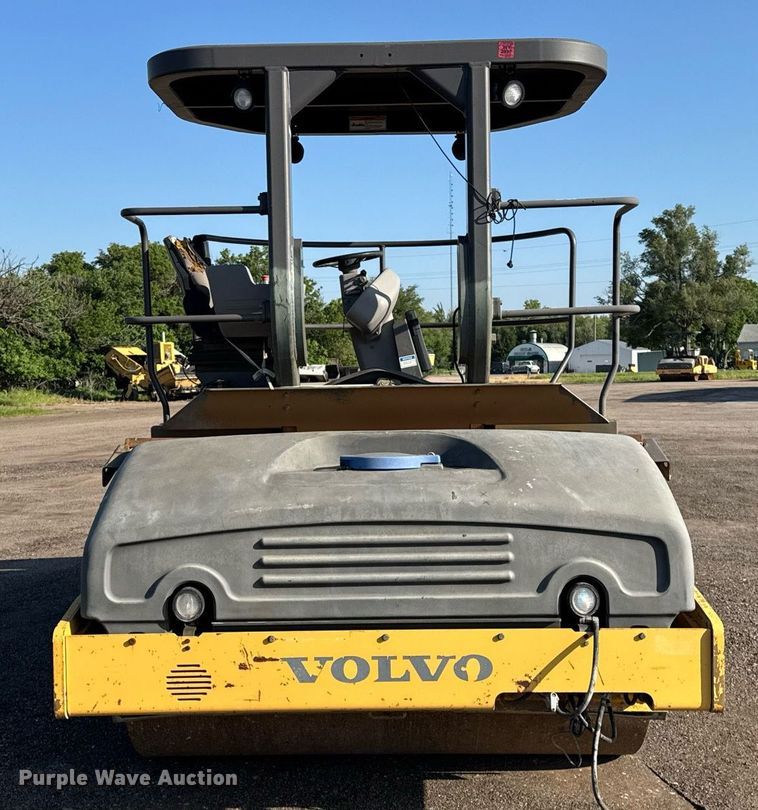 image for item NE9830 2010 Volvo DD138HFA double drum vibratory roller